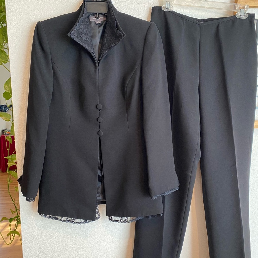 Ladies Liz Claiborne suit